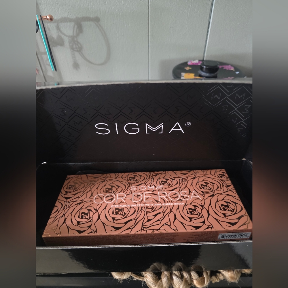 Sigma Cor-de-Rosa Eyeshadow Palette